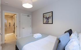 Dragon Suites - Edinburgh City Centre 2 Bed Apartment